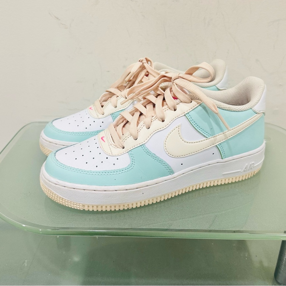 Nike Air Force 1 GS Emerald Rise Guava Ice DV7762-300 Kids‎ Sneakers Size 6Y. I